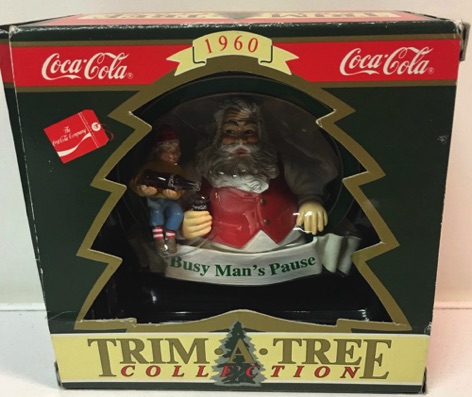 45112-1 € 10,00 coca cola ornament kerstman met kabouter.jpeg